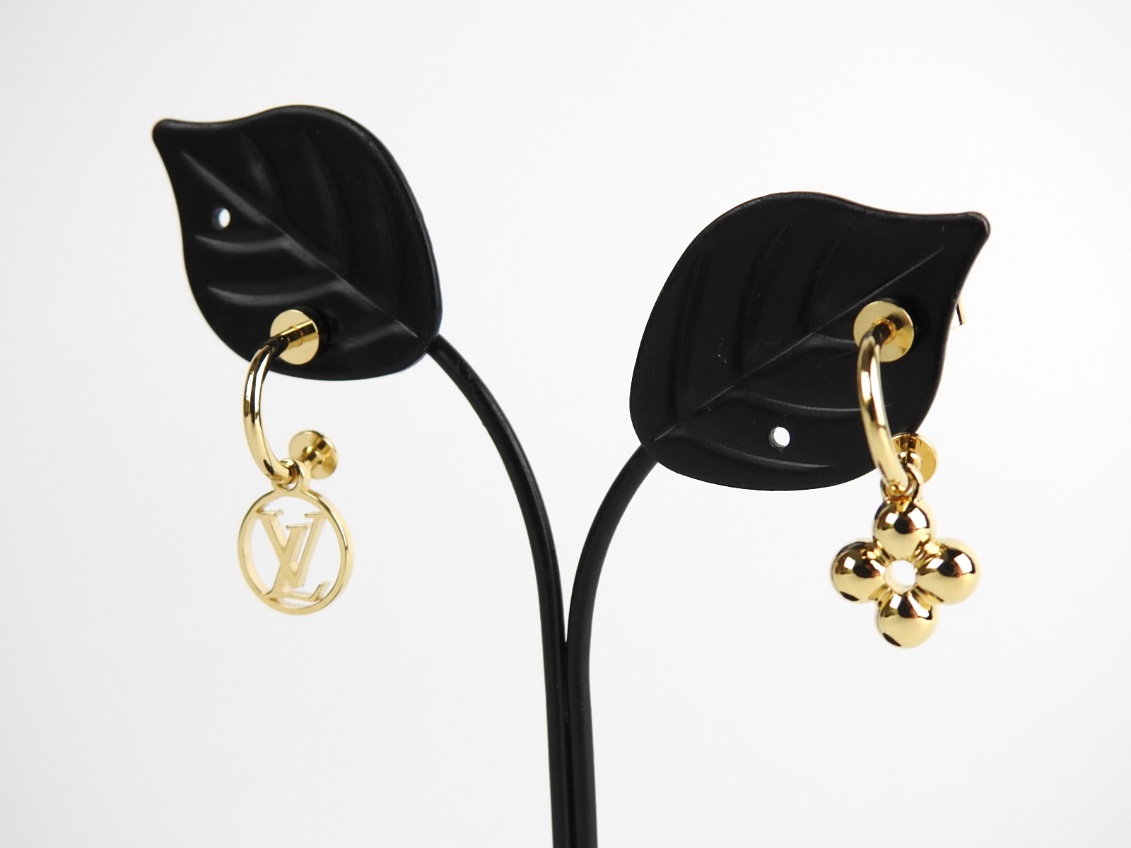 LOUIS VUITTON Bookle Doreille Blooming Earrings M64859 Gold