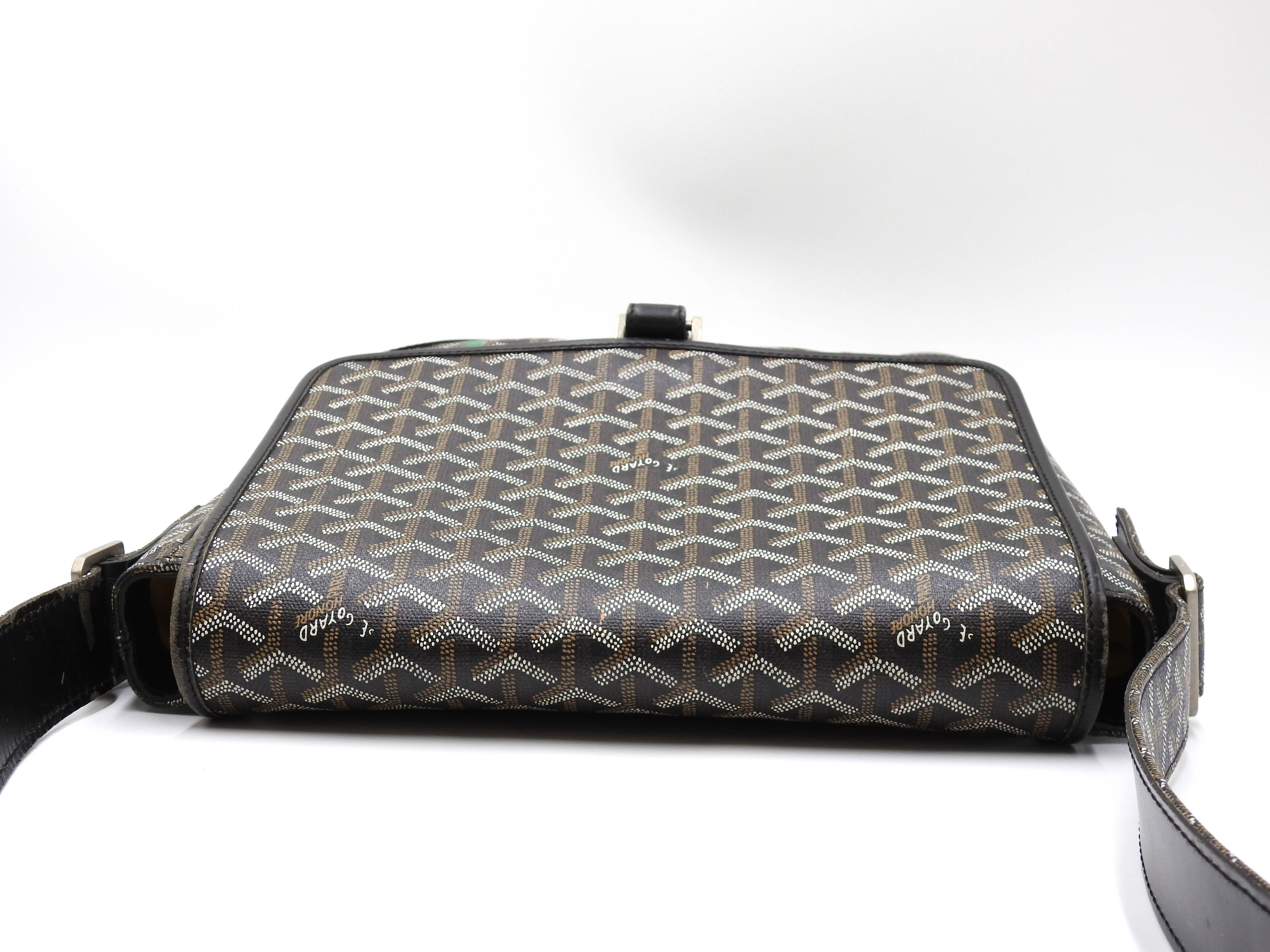 Auth GOYARD Goyardine Grand Bleu MM Shoulder Bag PVC Canvas